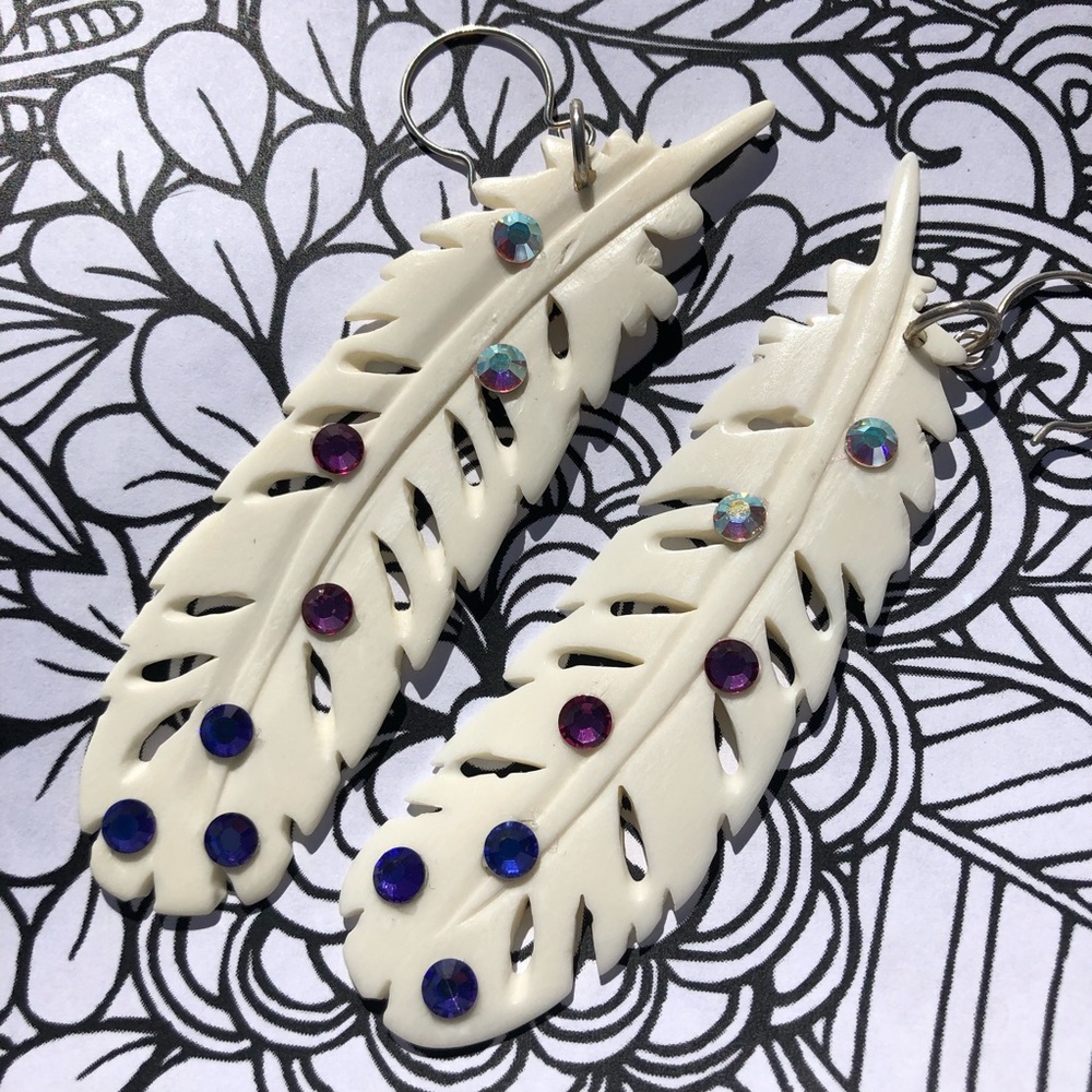 Boho bone feather earrings with AB Blue crystals - Picture 2 of 2